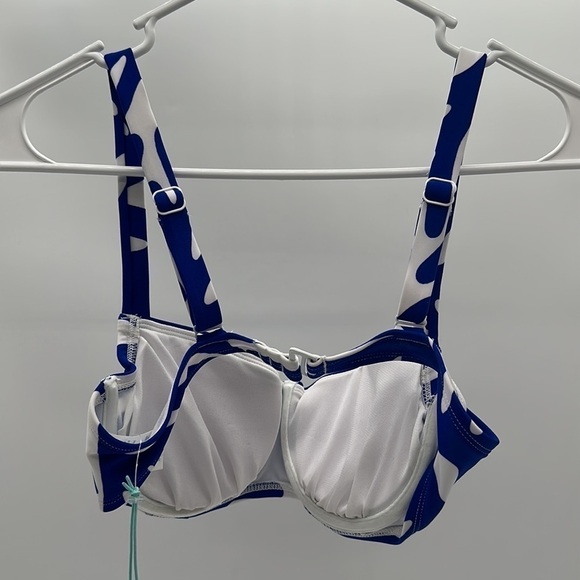 Women's Size M (8-10) Bikini Top CLOSE OUT Kona Sol CLEAN BLUE WHITE BEACH - Picture 2 of 3